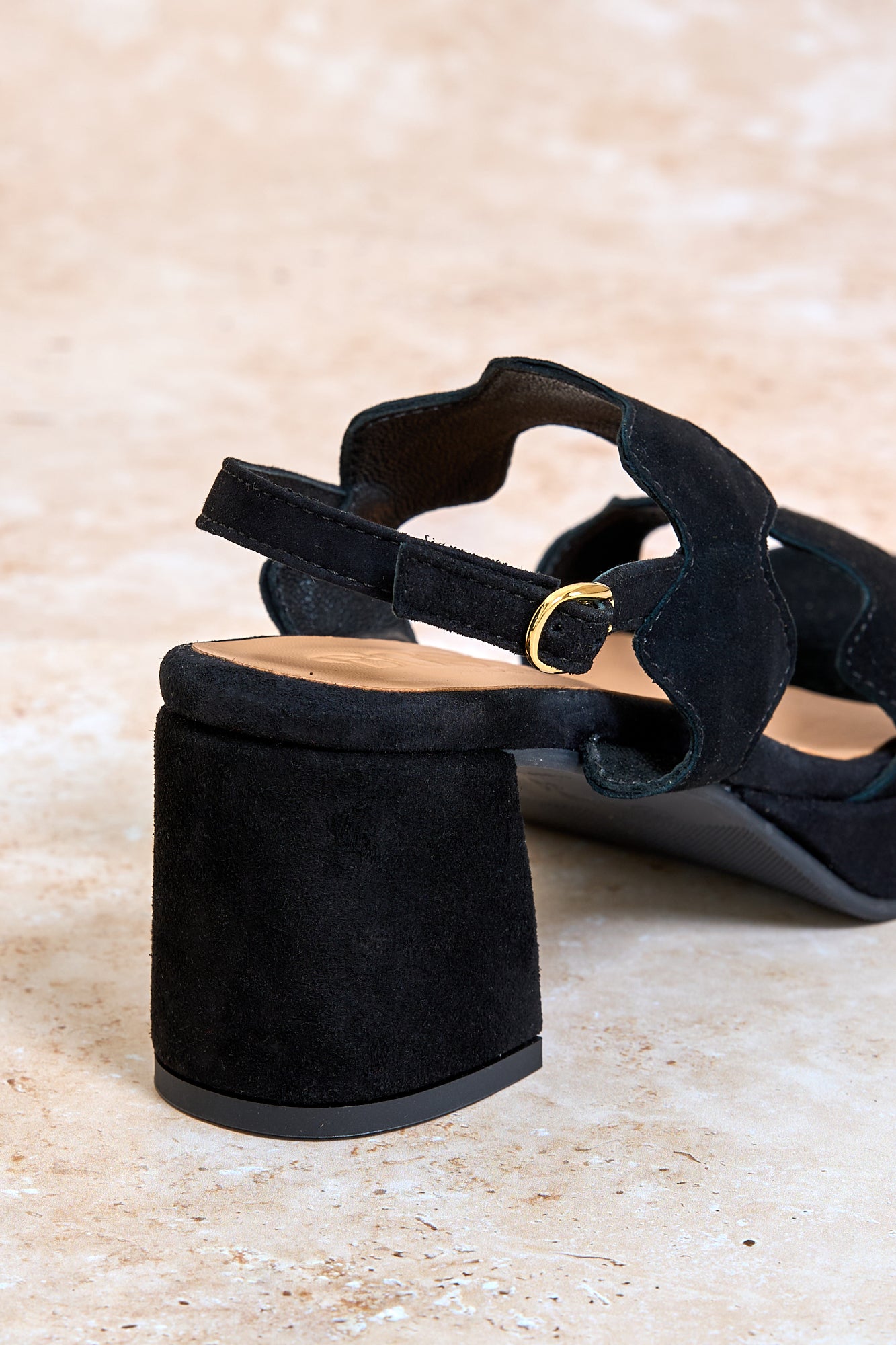 Wavy Heel Bossa Black